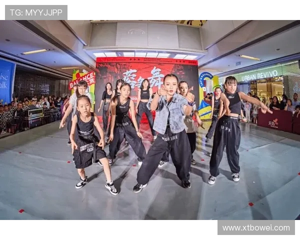 成都极限运动队在世界街舞大赛中的速度表现引发热议与赞赏